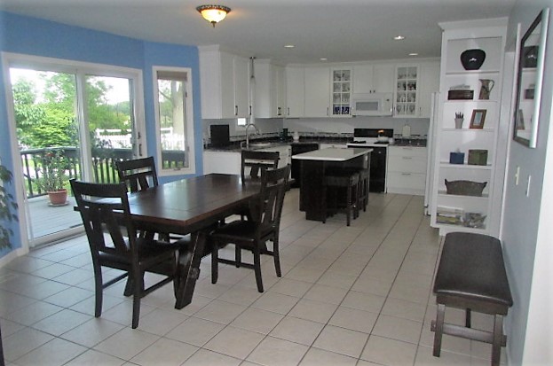 3 Covington Dr, Valparaiso, IN 46385