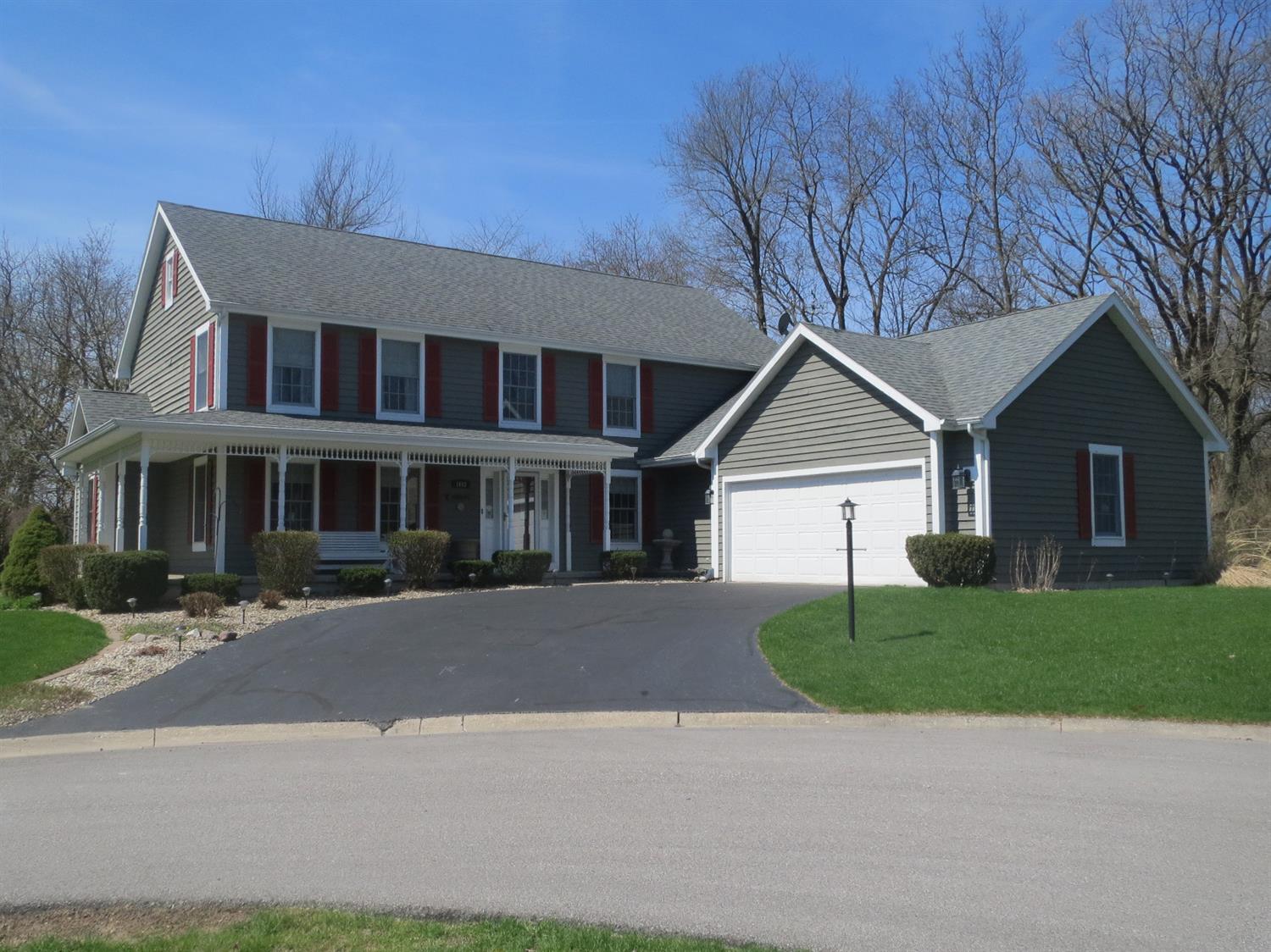 1452 Cedar Creek Court, Valparaiso, IN 46385