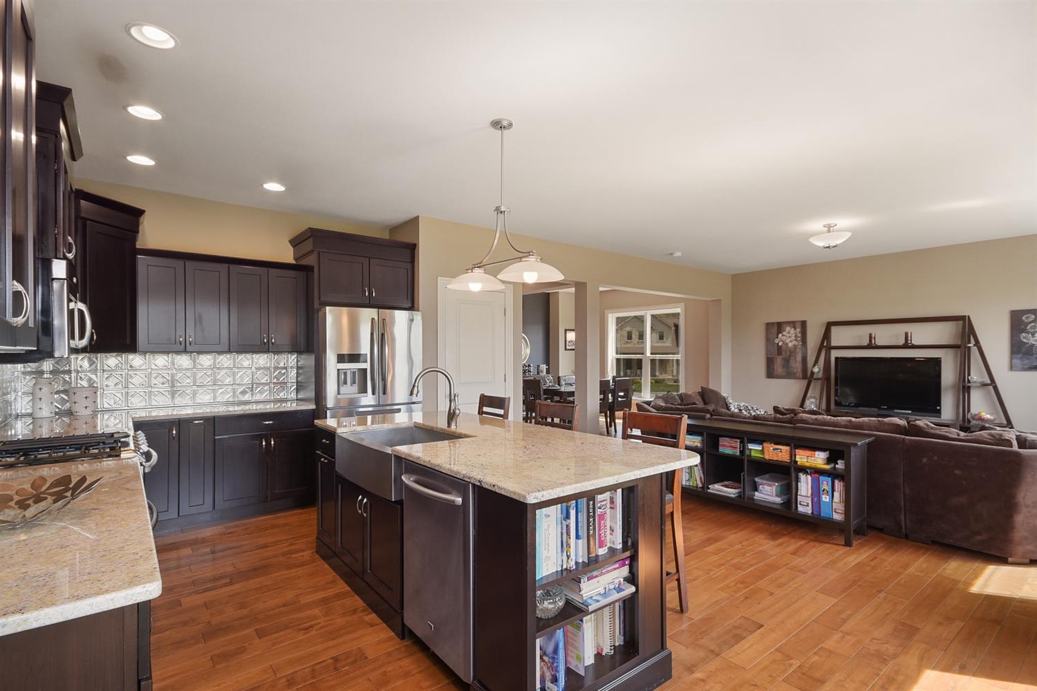 122 Ridgeview Drive, Valparaiso, IN 46385