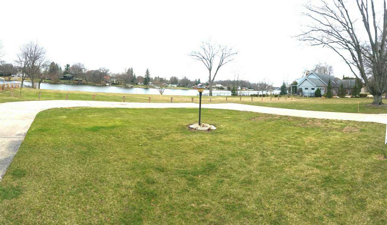 2525 Greenleaf, Elkhart, IN 46514