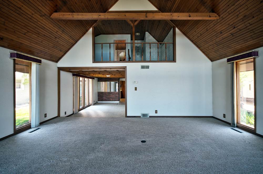 26017Lake, Elkhart, IN 46514