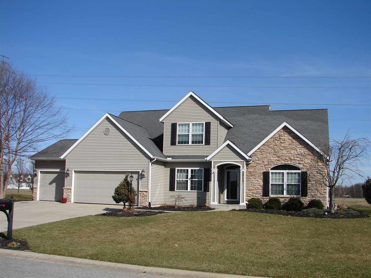 10129 WESCOTT DR, Granger, IN 46530