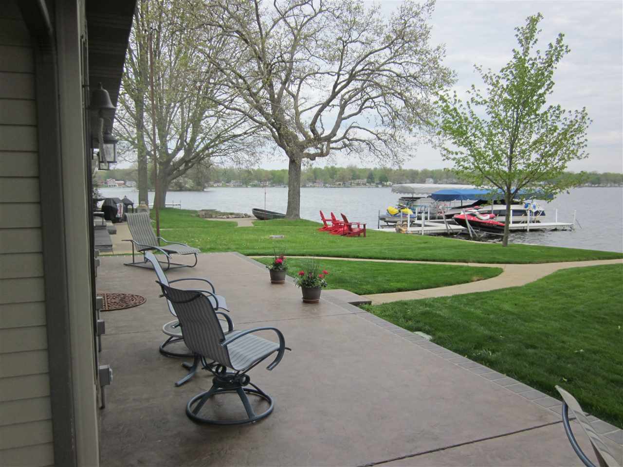 427 E South St, North Webster, IN 46555