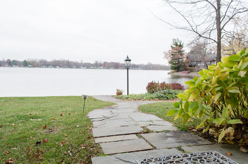 5837 E Island, Syracuse, IN 46567