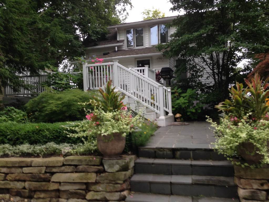 8633 E Black Point, Syracuse, IN 46567
