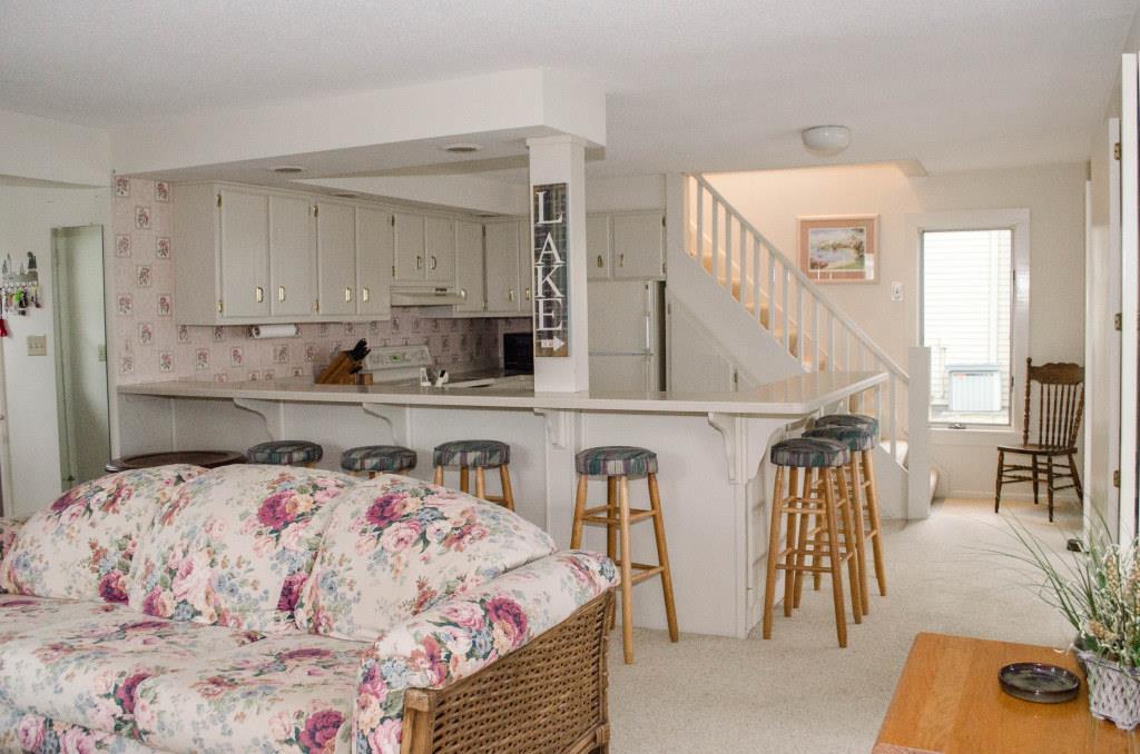 8633 E Black Point, Syracuse, IN 46567