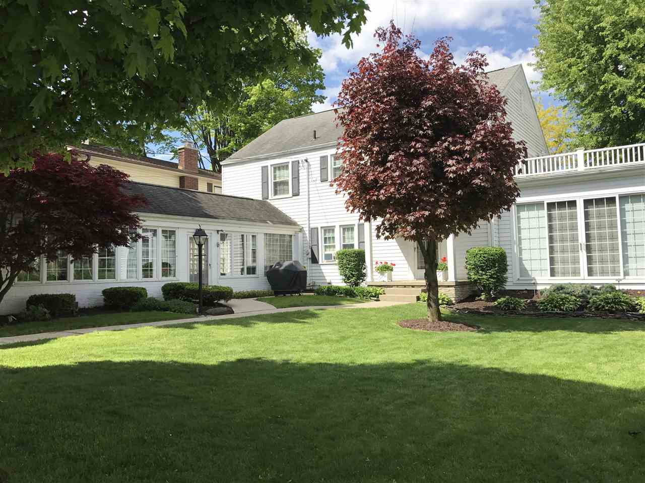 11531 N Ogden Point Road, Syracuse, IN 46567