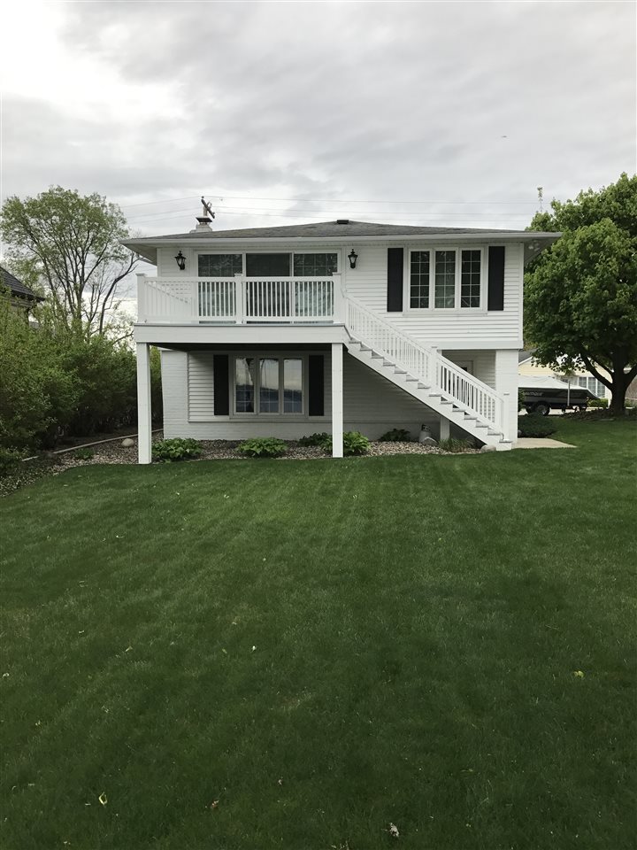11531 N Ogden Point Road, Syracuse, IN 46567
