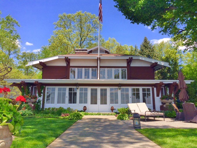 6285 E Pickwick Park Drive, Syracuse, IN 46567