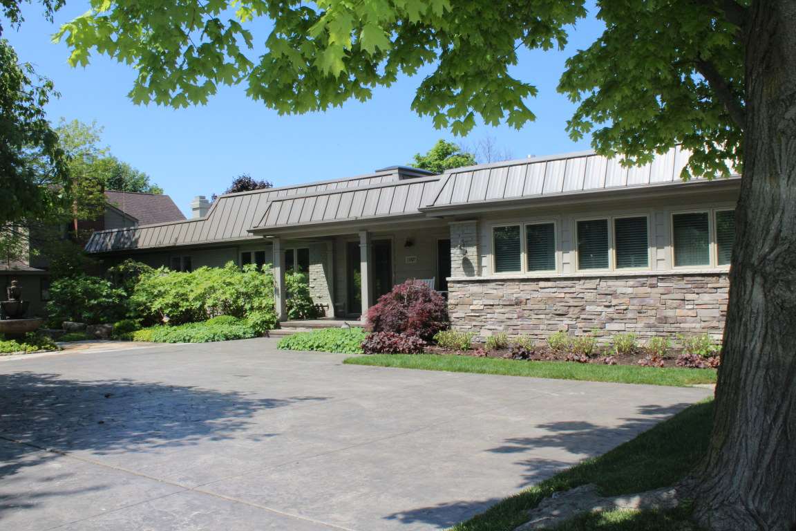 11837 N Strohs Drive, Syracuse, IN 46567