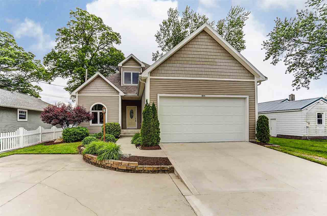 5875 Pickwick Rd, Syracuse, IN 46567