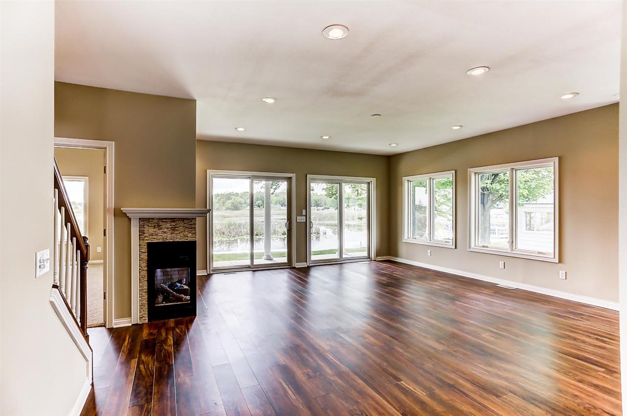 5875 Pickwick Rd, Syracuse, IN 46567