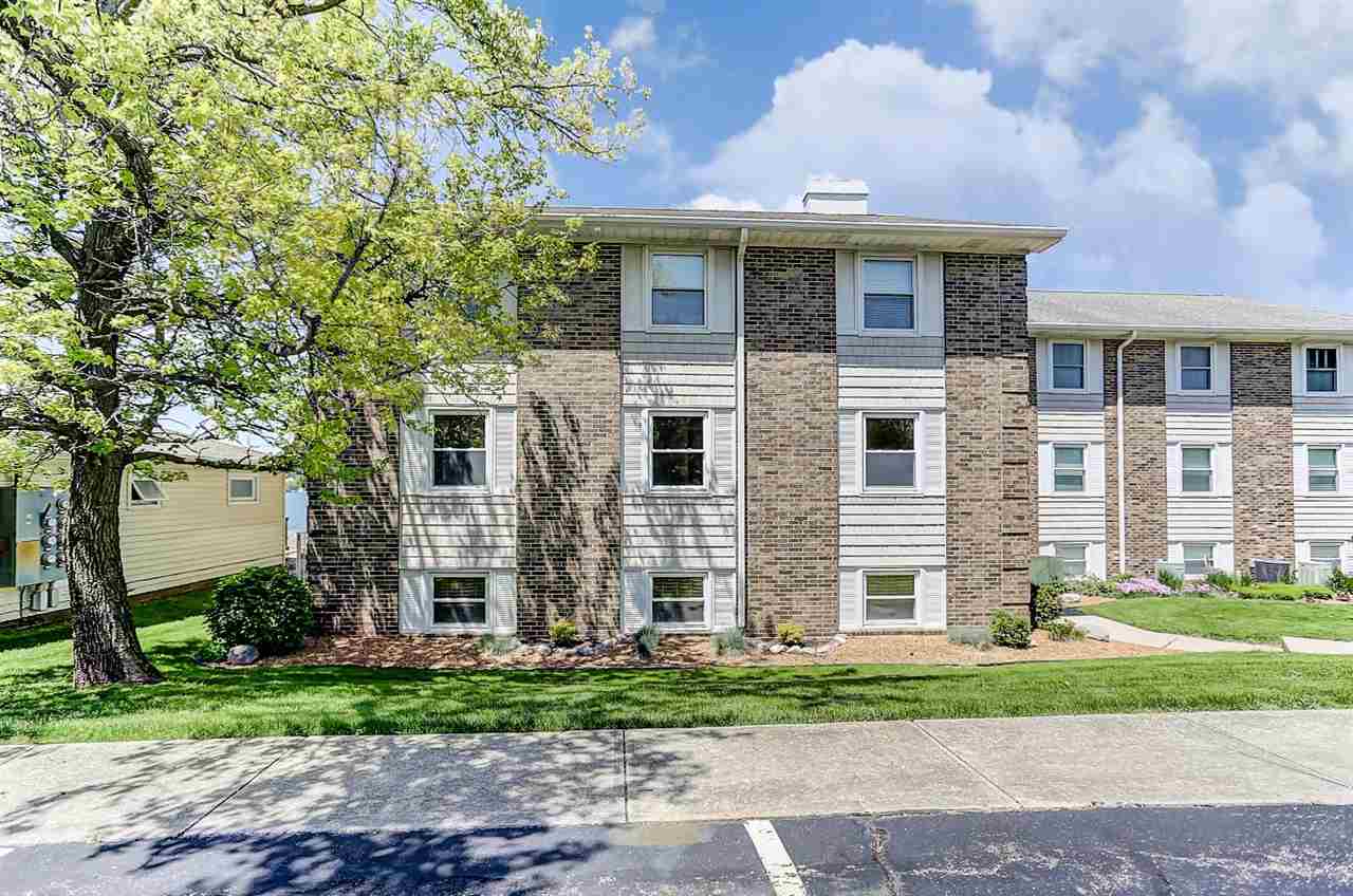 8942 E HATCHERY Road, Syracuse, IN 46567