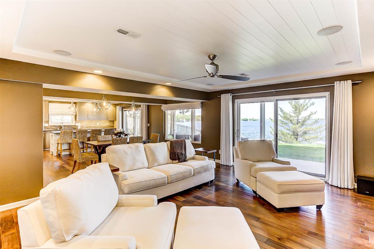 8942 E HATCHERY Road, Syracuse, IN 46567