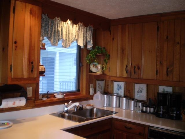 9726 N BAYSHORE Drive, Syracuse, IN 46567