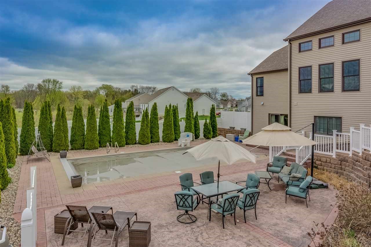 1463 Slater Drive, South Bend, IN 46614