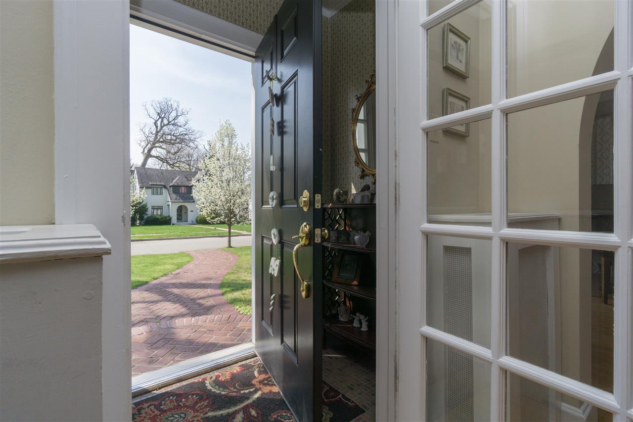 1325 E Wayne Street, South Bend, IN 46615