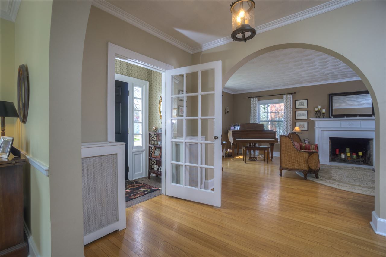 1325 E Wayne Street, South Bend, IN 46615