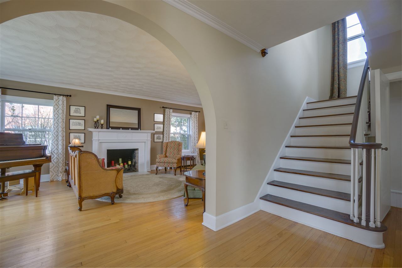 1325 E Wayne Street, South Bend, IN 46615