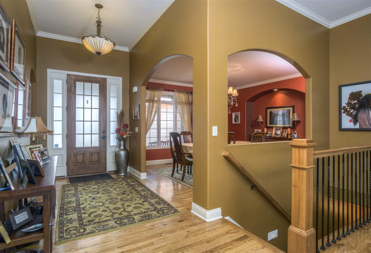 18070 Abington Ct, South Bend, IN 46637