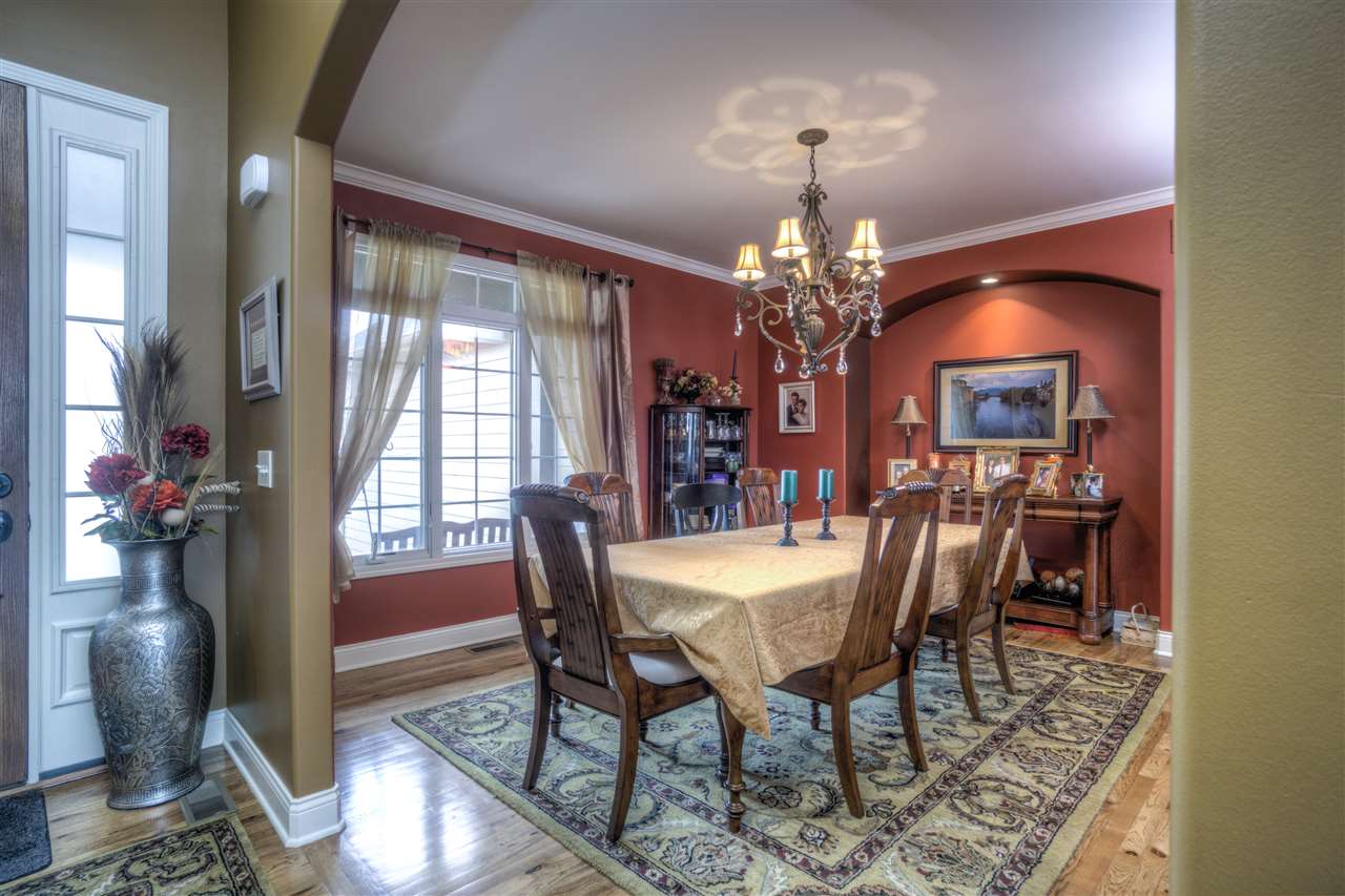 18070 Abington Ct, South Bend, IN 46637