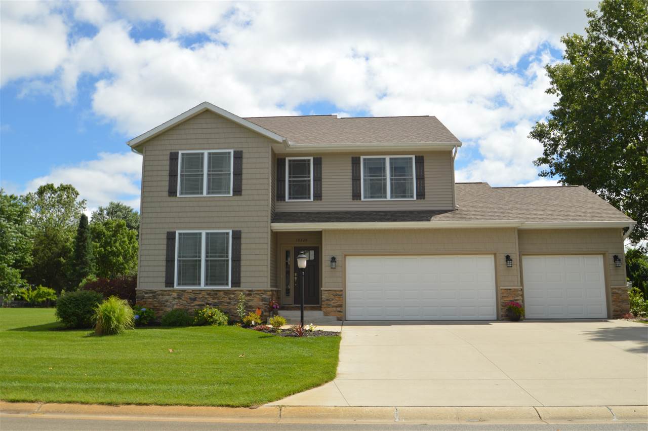 19220 PLAINFIELD Drive, South Bend, IN 46637