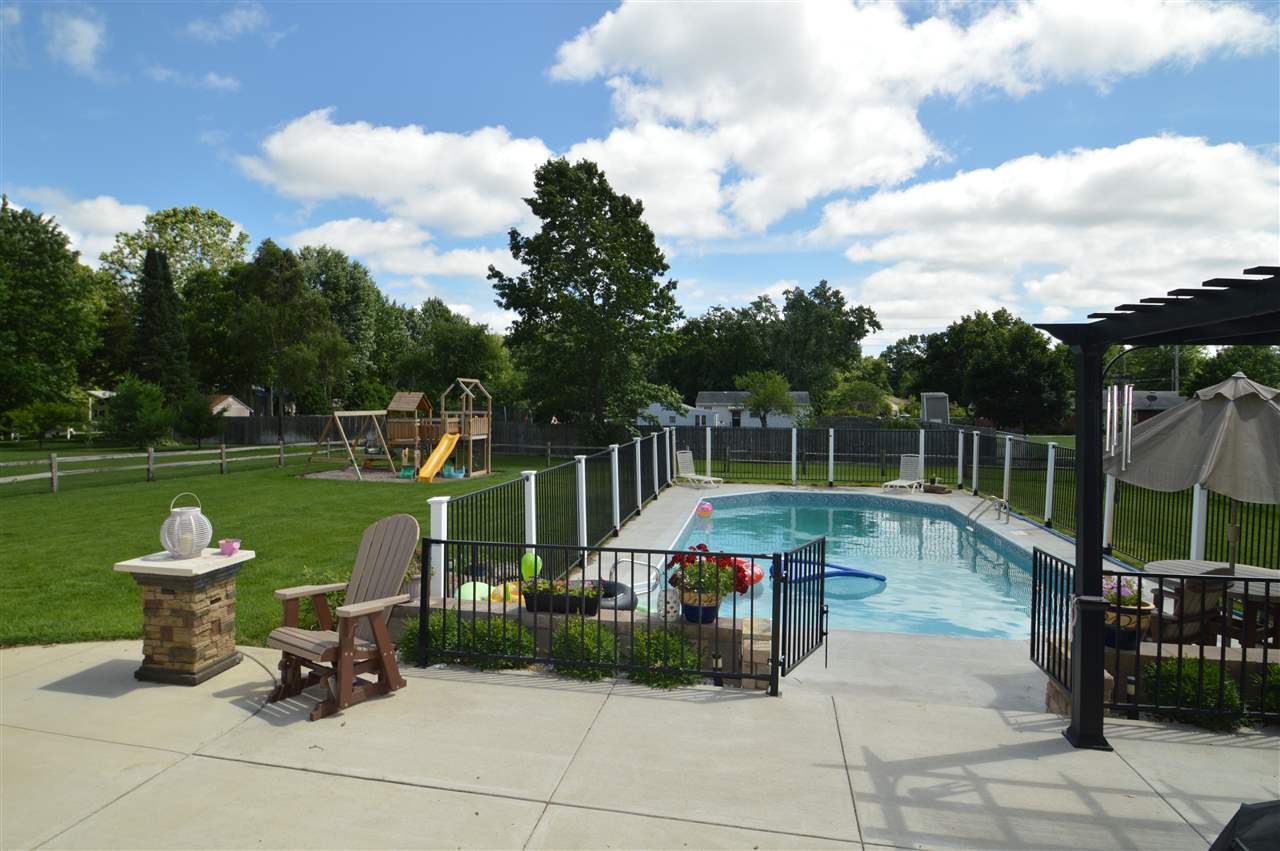 19220 PLAINFIELD Drive, South Bend, IN 46637