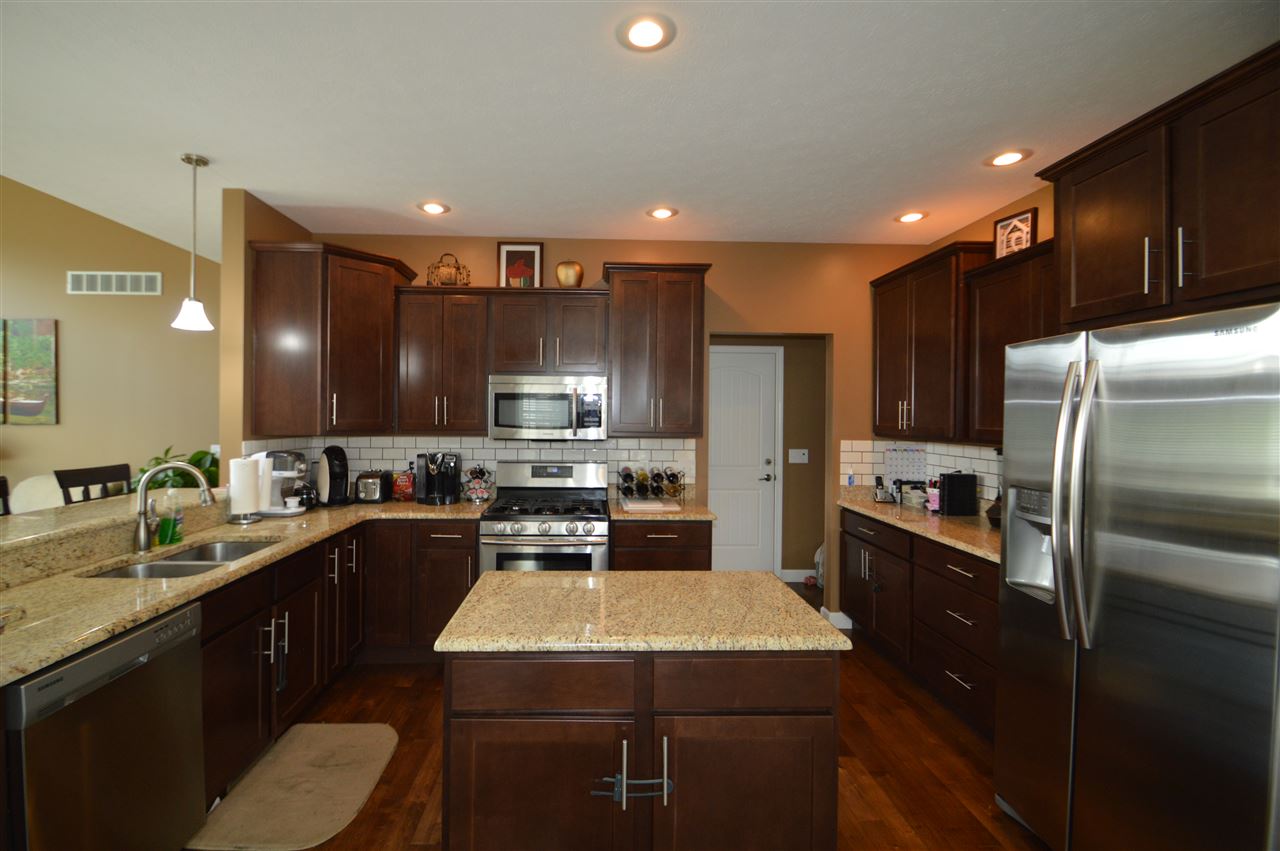 19220 PLAINFIELD Drive, South Bend, IN 46637