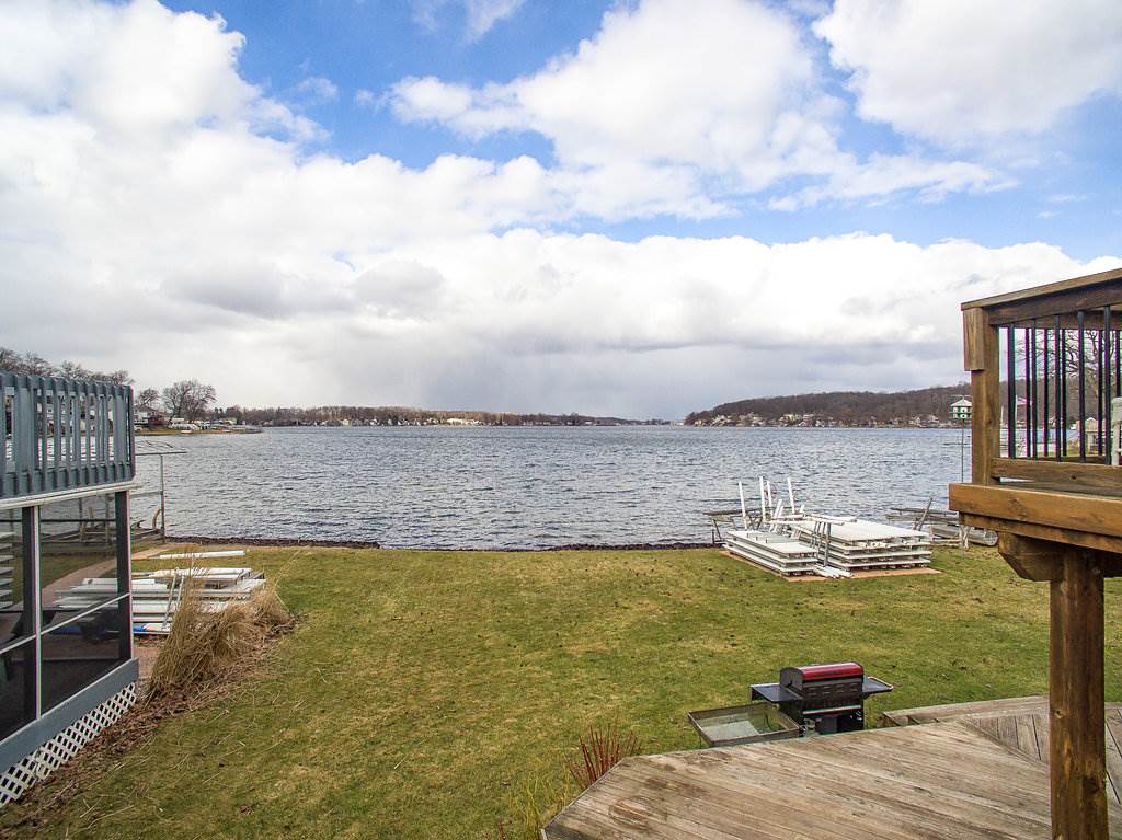 3542 North Bay View, Angola, IN 46703