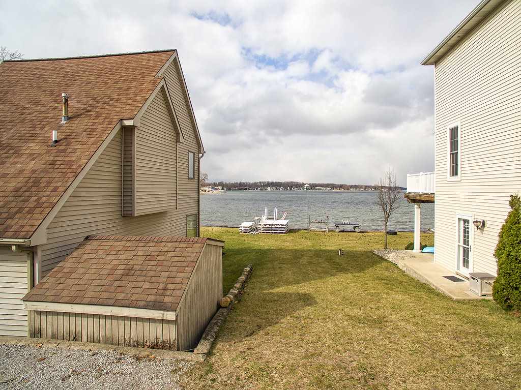 3542 North Bay View, Angola, IN 46703