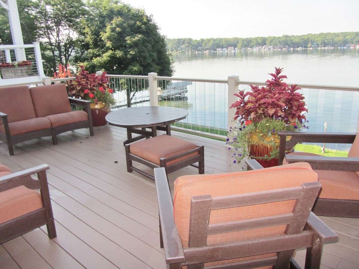 3301 W Sycamore Beach Rd, Angola, IN 46703