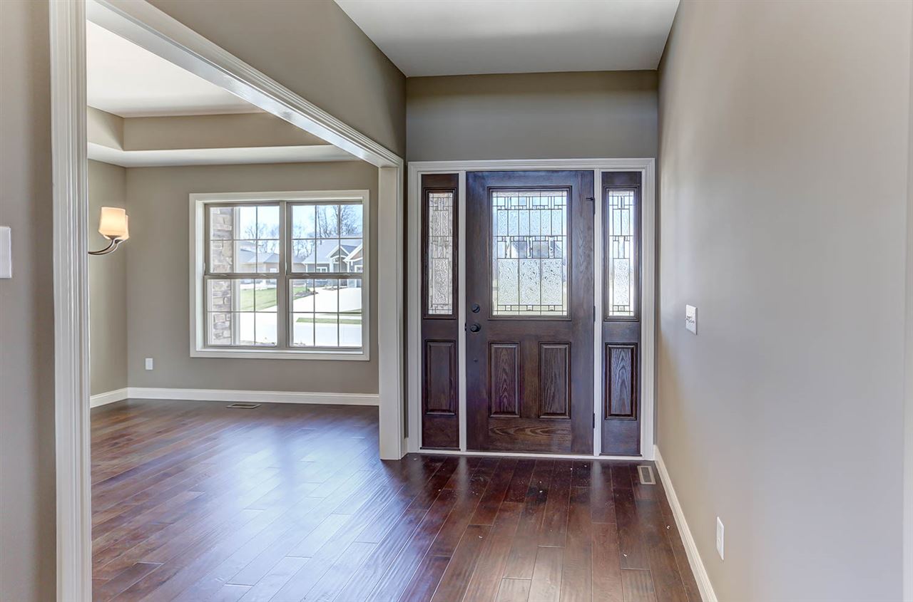 18916 Roselle Cove, Auburn, IN 46706