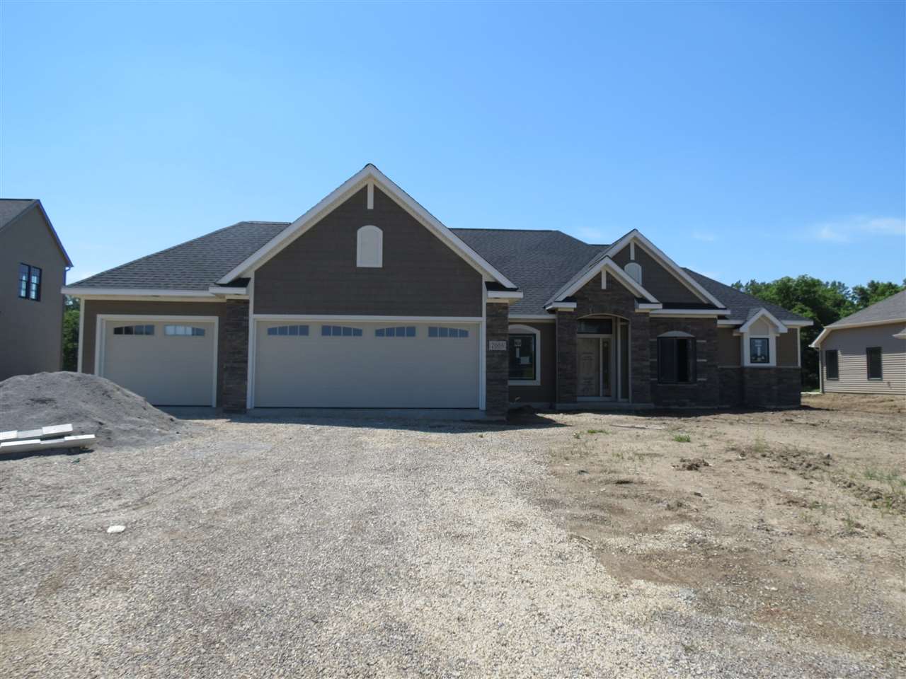 2008 Fairway Dr, Auburn, IN 46706