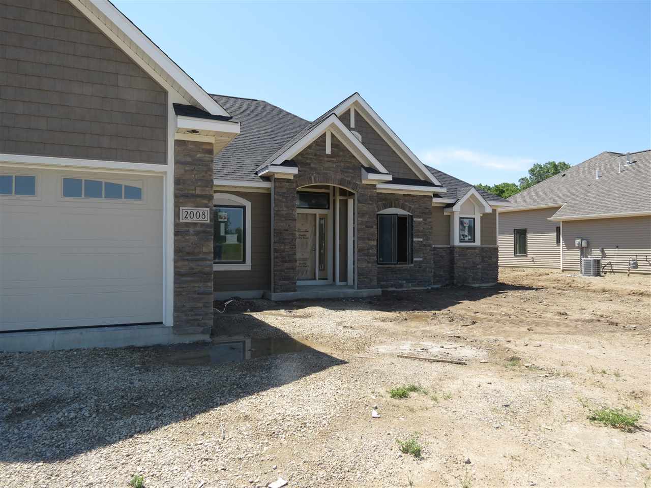 2008 Fairway Dr, Auburn, IN 46706