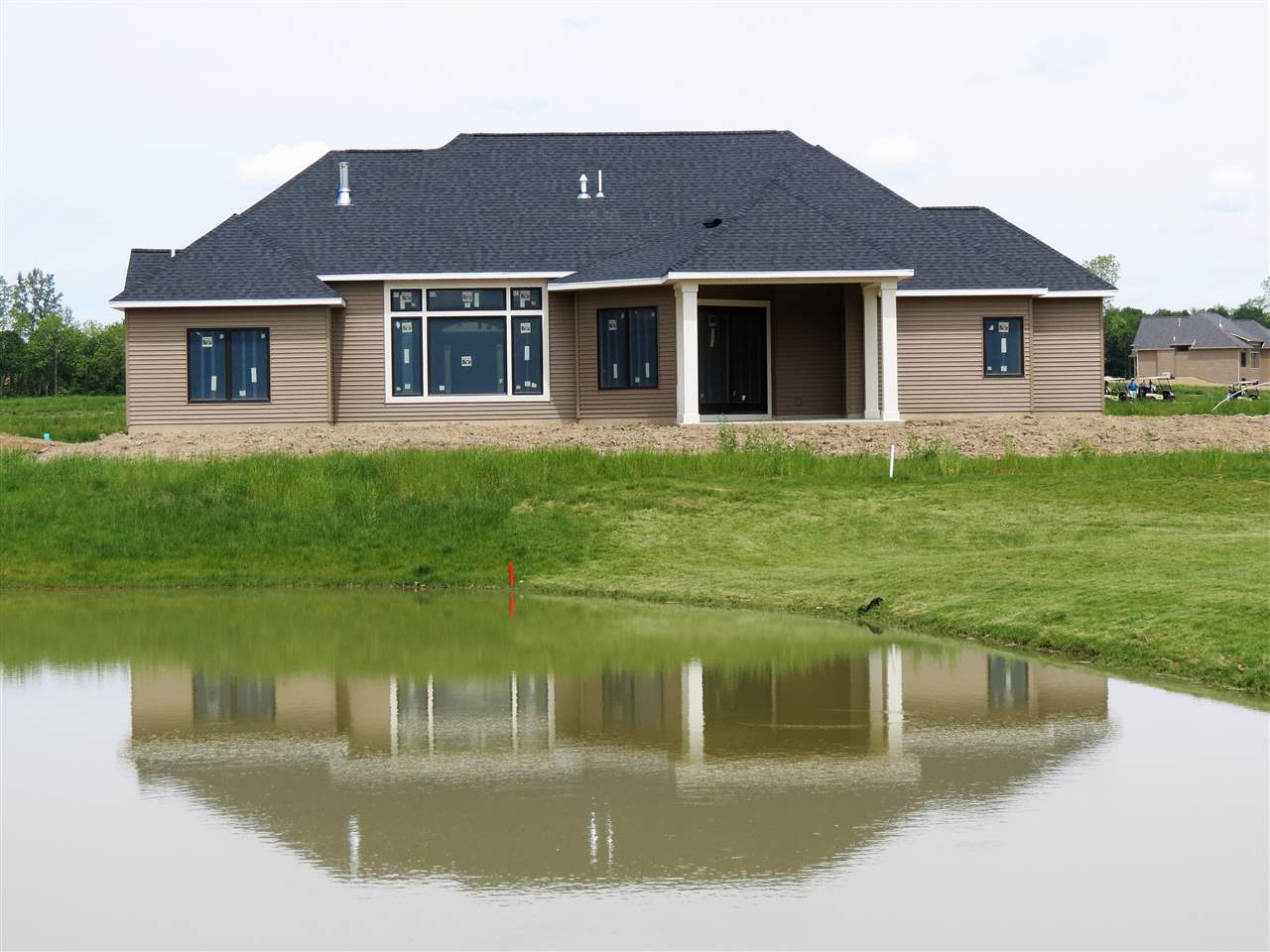 2008 Fairway Dr, Auburn, IN 46706