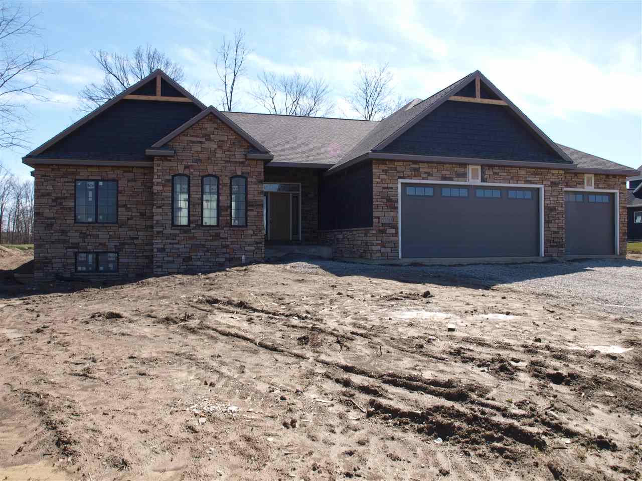 5550 NE Deer Hollow Road, Auburn, IN 46706