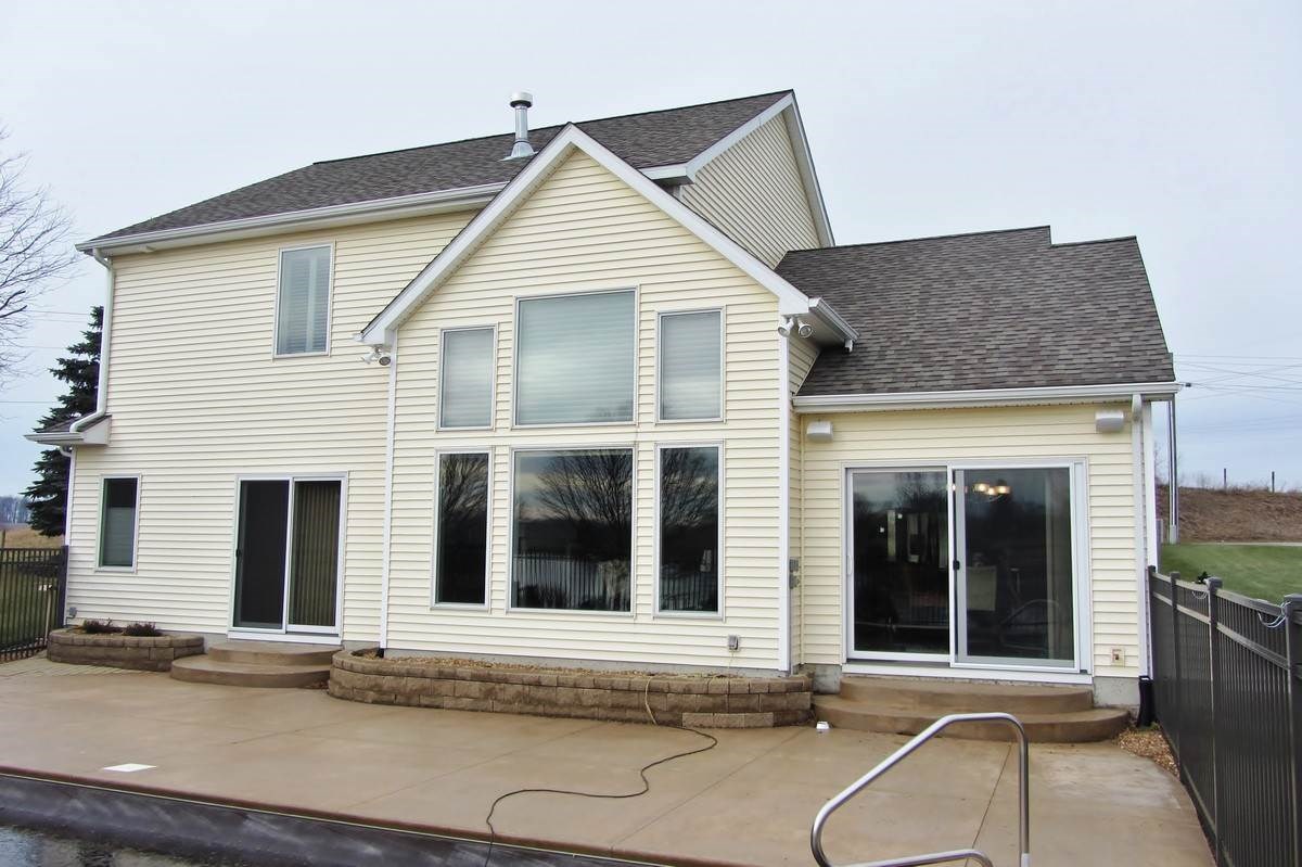 35 Lane 750 Snow Lk, Fremont, IN 46737
