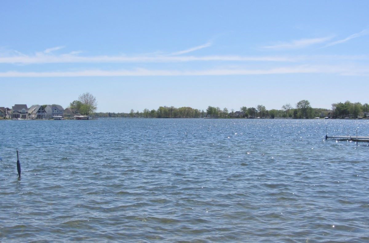 118Clear Lake Cove, Fremont, IN 46737
