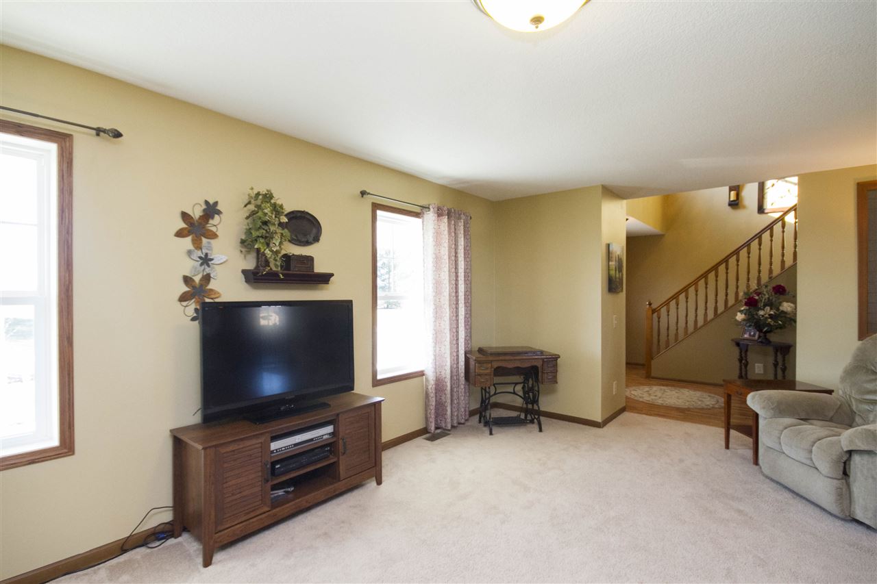 16109 Houk Rd, Hoagland, IN 46745