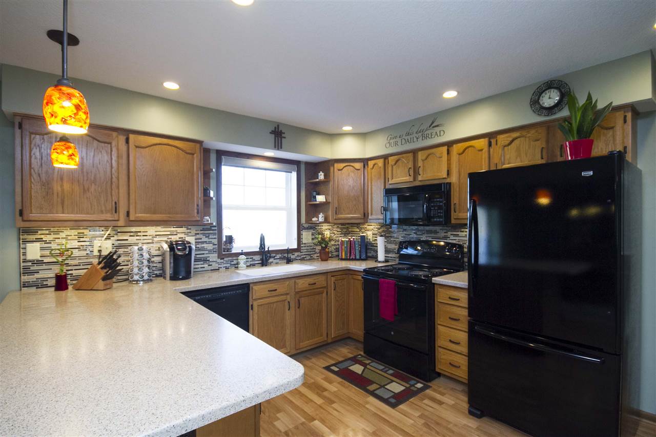 16109 Houk Rd, Hoagland, IN 46745