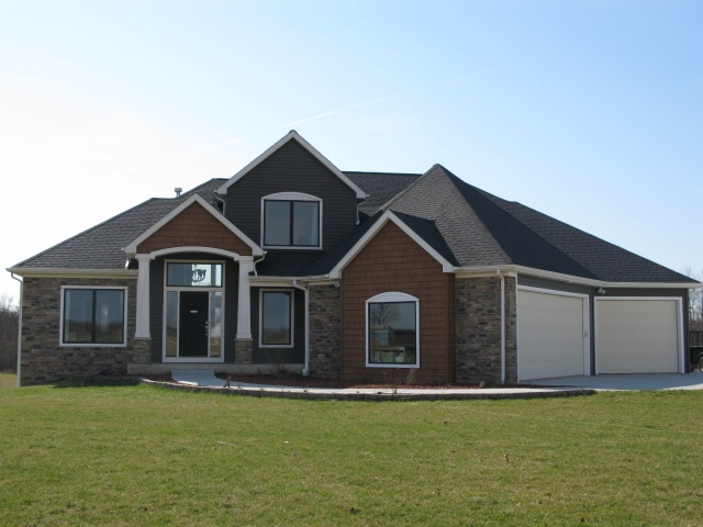 5633 W 700 N, Huntington, IN 46750