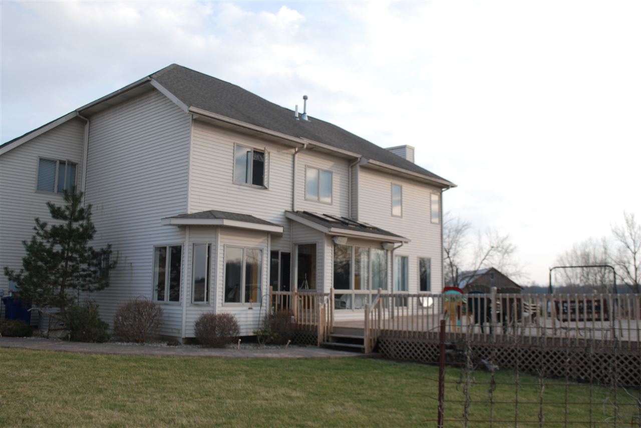 2472 W Waymire Rd, Angola, IN 46779