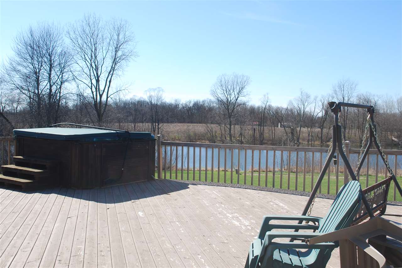 2472 W Waymire Rd, Angola, IN 46779