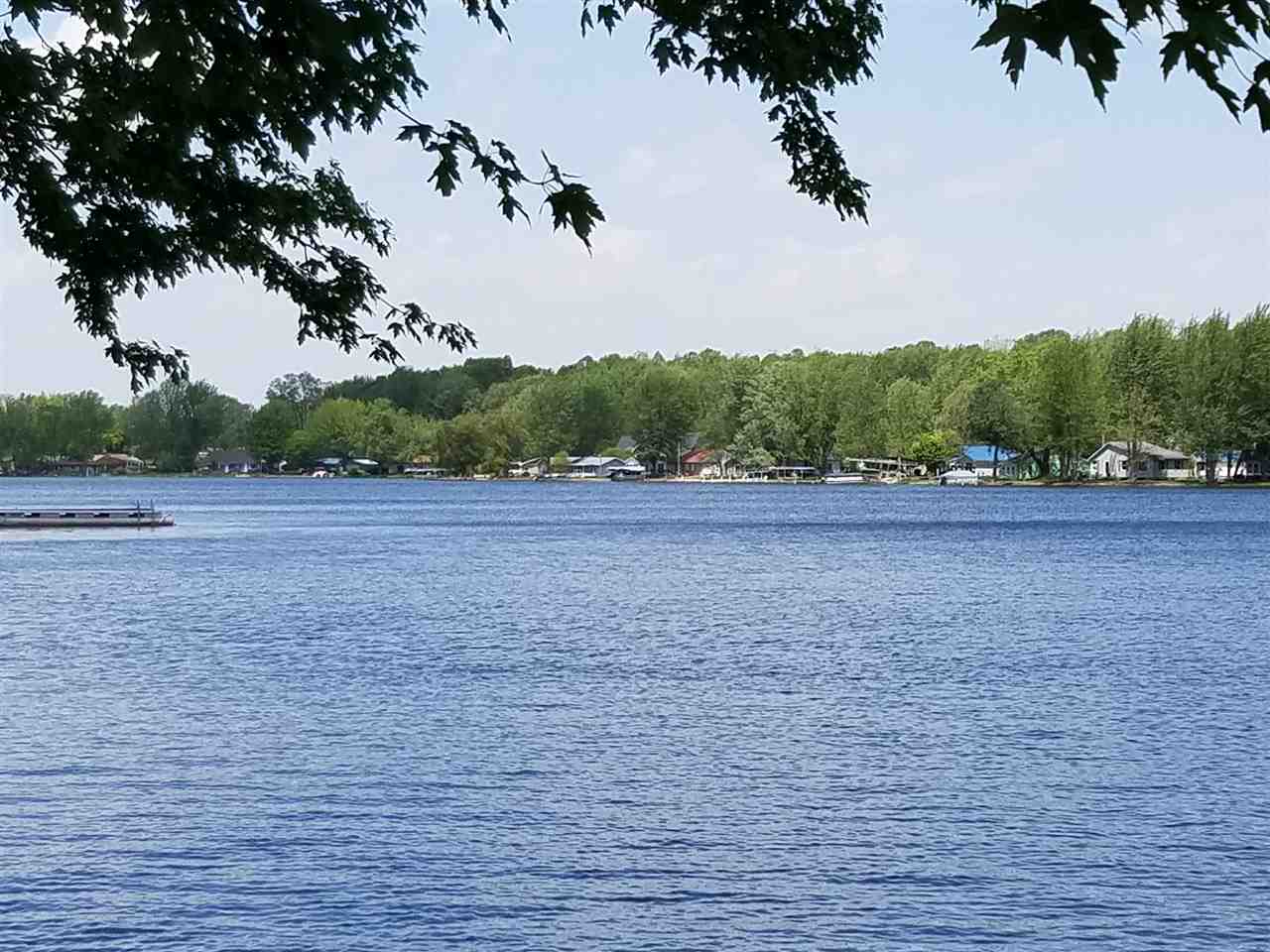 1255 E 700 S, Wolcottville, IN 46795
