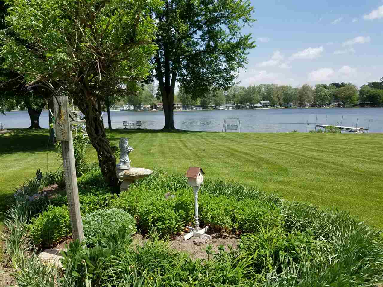 1255 E 700 S, Wolcottville, IN 46795