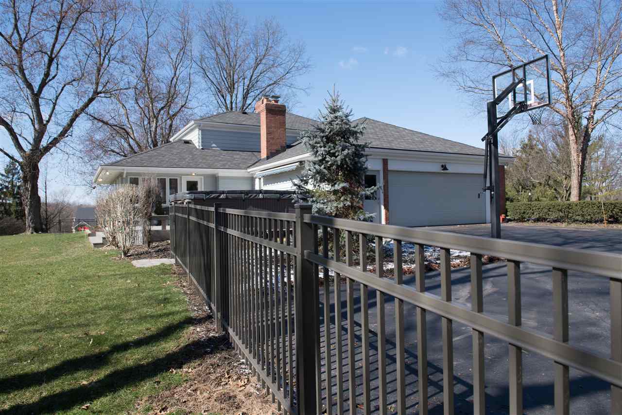 2821 La Balme, Fort Wayne, IN 46804