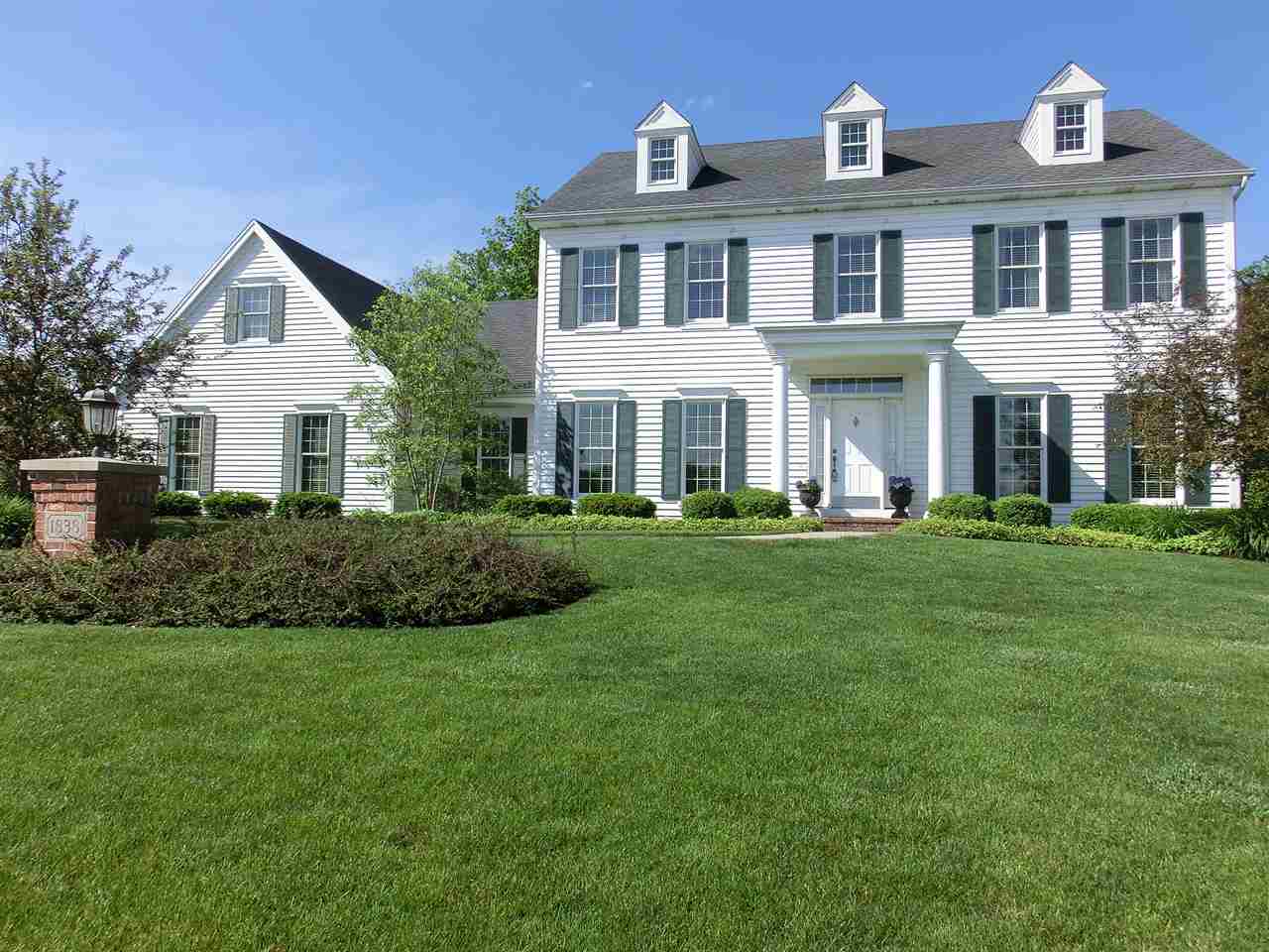 1838 Heather Ct, Fort Wayne, IN 46804