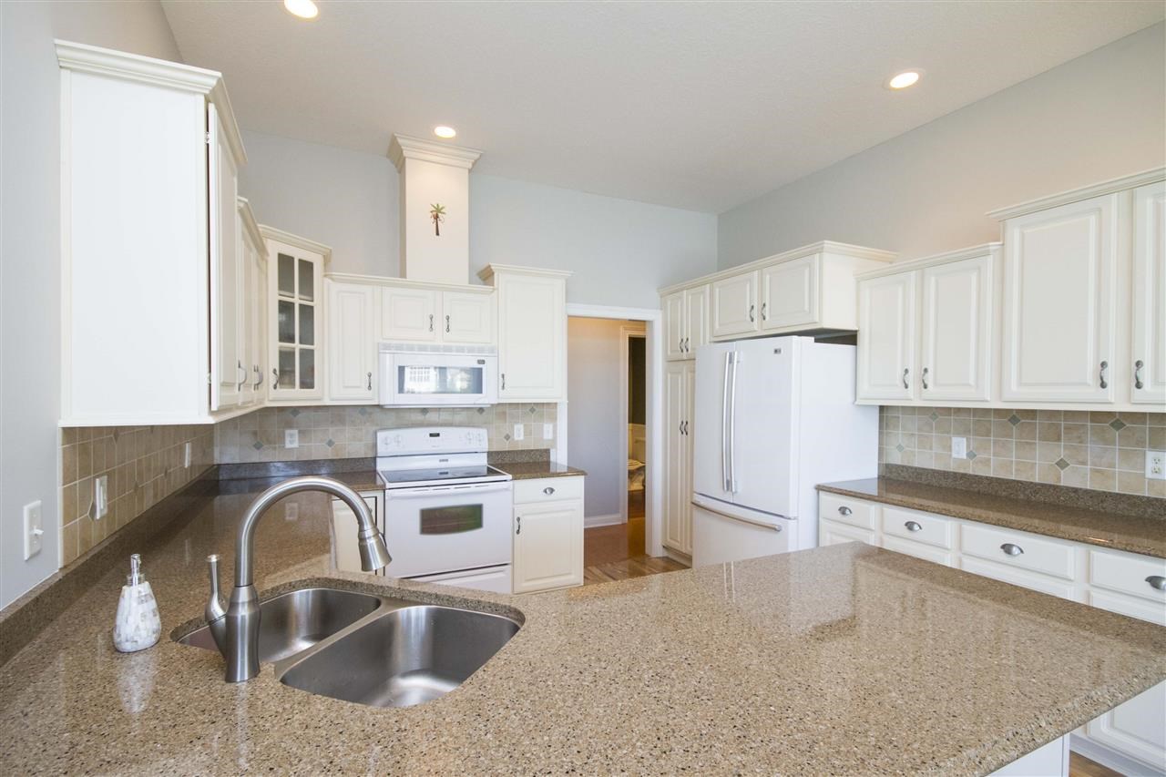 13914 SANDSTONE Drive, Fort Wayne, IN 46814