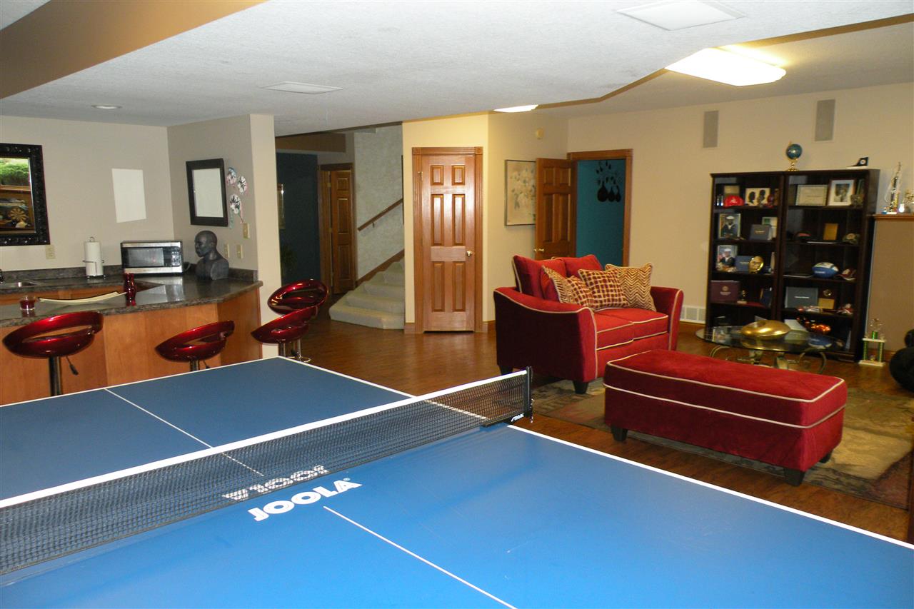 8303 Norwood Ct, Fort Wayne, IN 46835