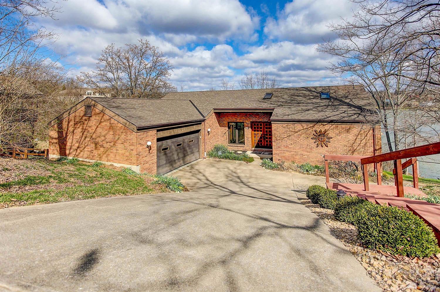 19447 Newcom Knoll, Lawrenceburg, IN 47025